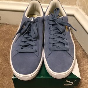 Men’s size 10 Baby Blue Suede PumaSneakers